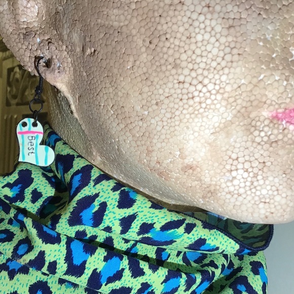 Best Friends Earrings - Picture 4 of 9